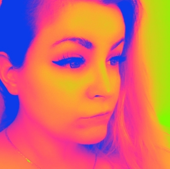 Meet your Posher, Patty - Picture 1 of 2